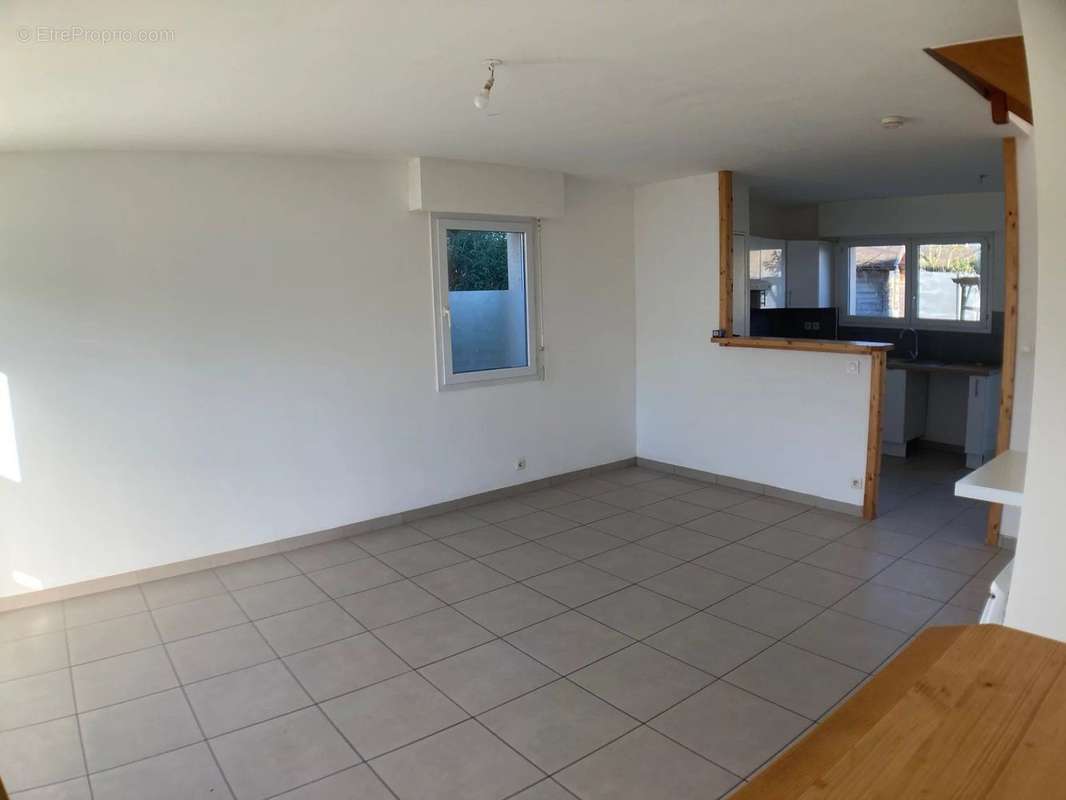 Maison à AVAILLES-SUR-SEICHE