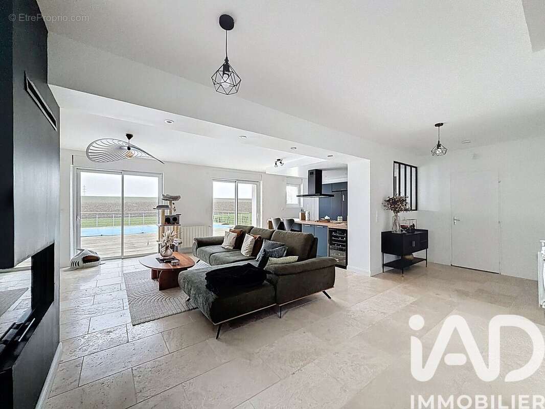 Photo 3 - Maison à CHARLY-ORADOUR