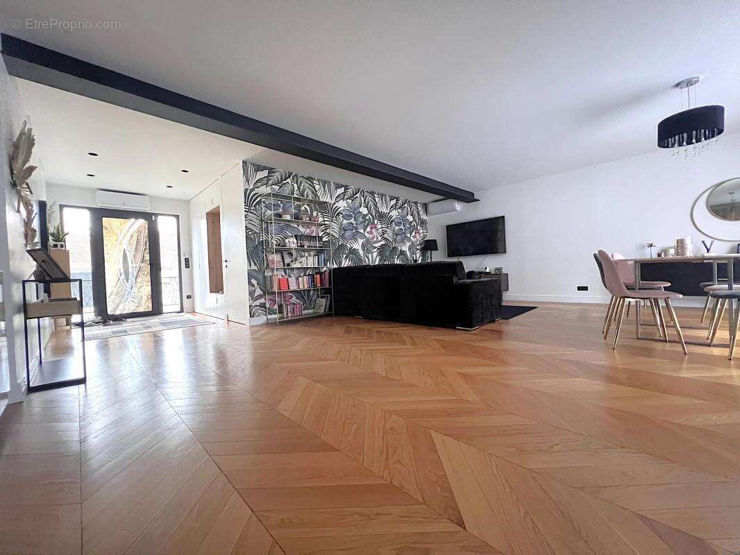 Maison à LES CLAYES-SOUS-BOIS