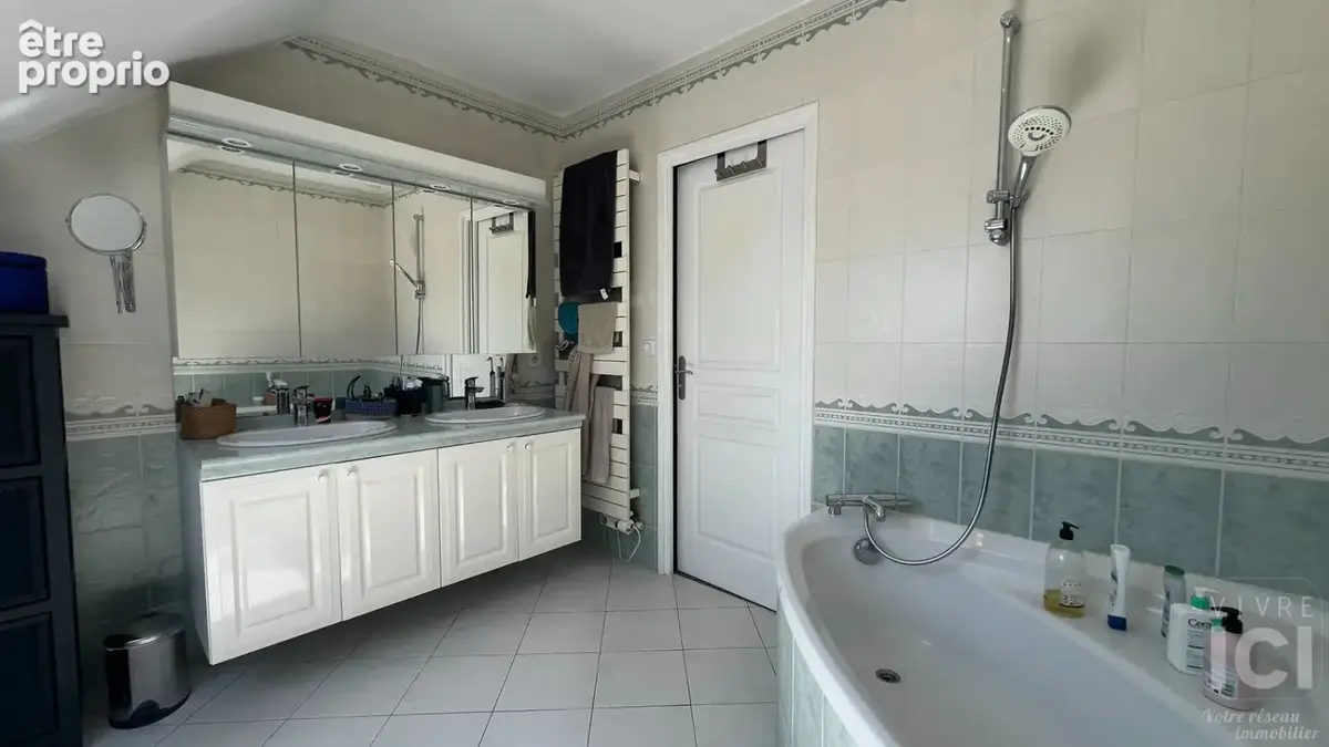 Maison familiale 146 m² . 5/6 chambres .Parcelle piscinable 636 m², Sans travaux - photo 15