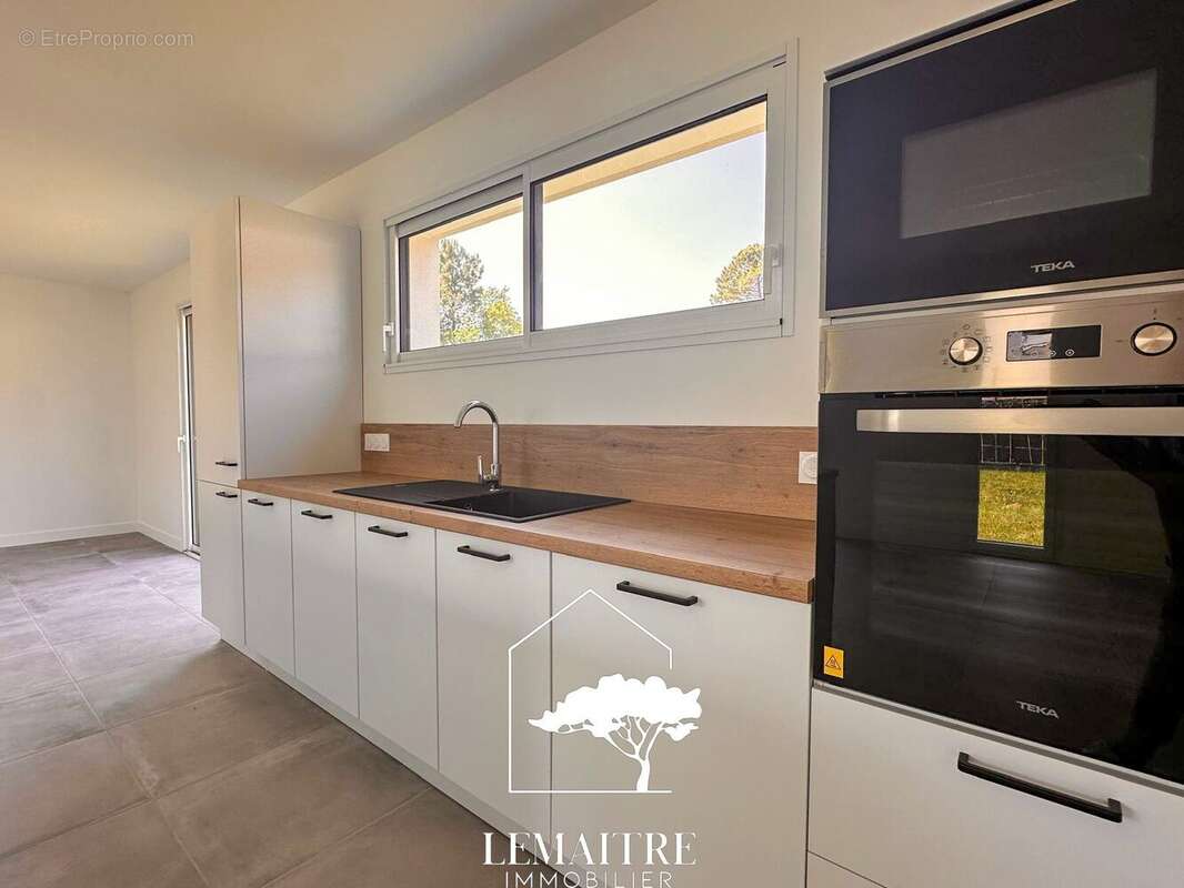 Maison à LES MATHES