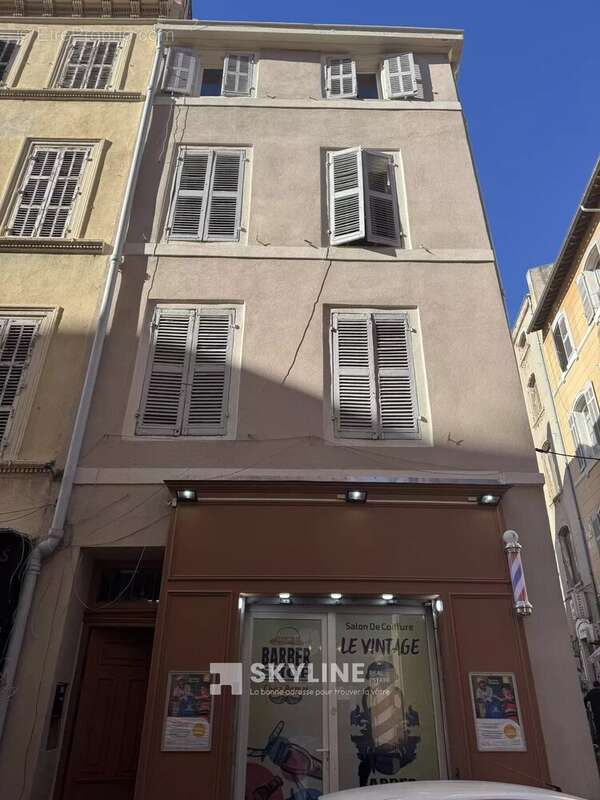Appartement à MARSEILLE-1E