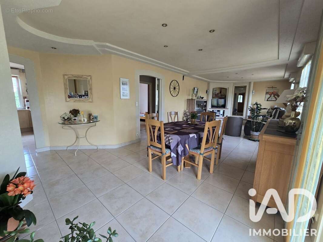 Maison 149 m² à Chalonnes-Sur-Loire  - photo 2