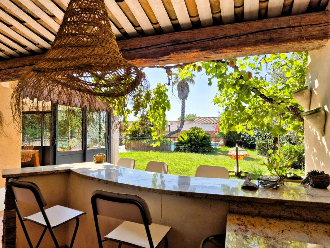 Villa  d'exception avec jardin, piscine, pool house et dependance - photo 24