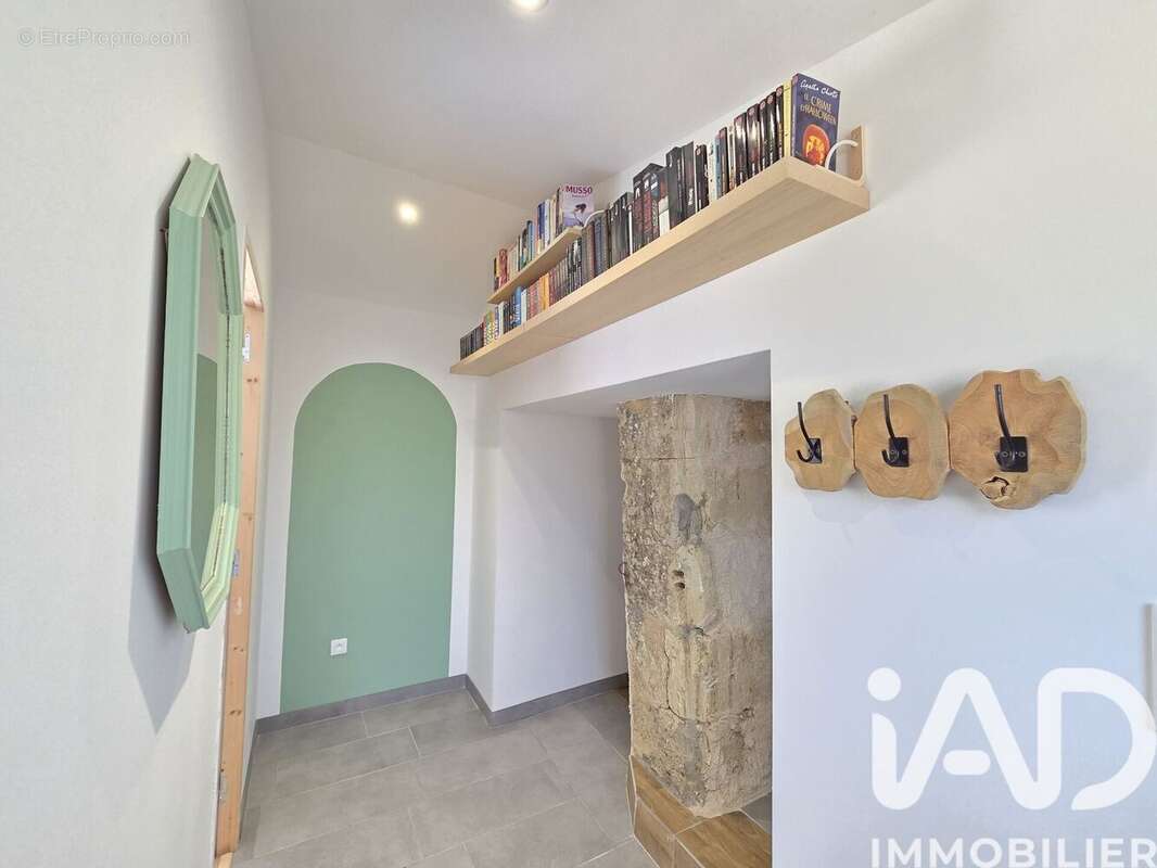 Photo 6