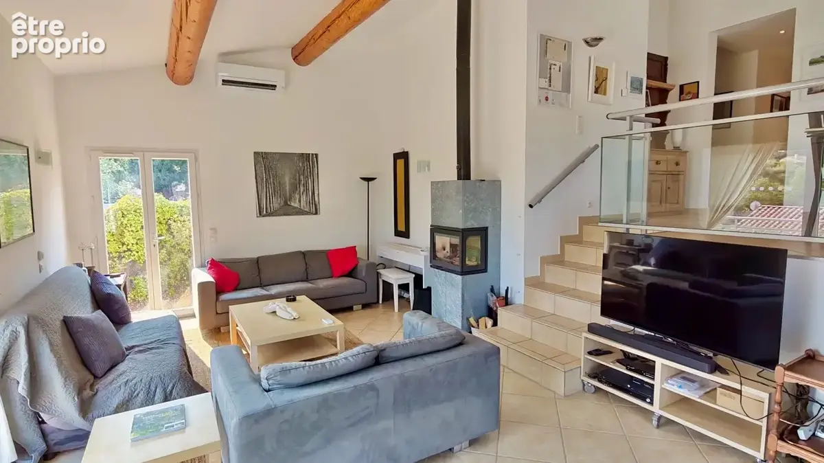Villa de caractère avec piscine à débordement, vue dégagée et appartement indépendant - photo 2