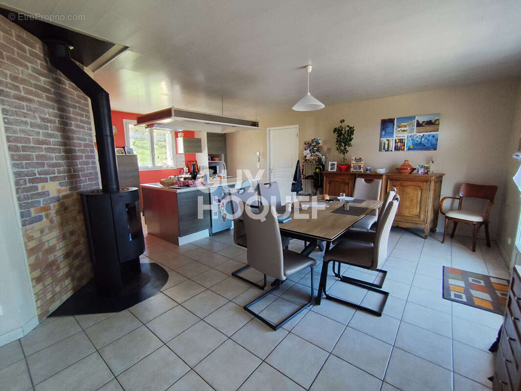 Maison à BUSSY-ALBIEUX