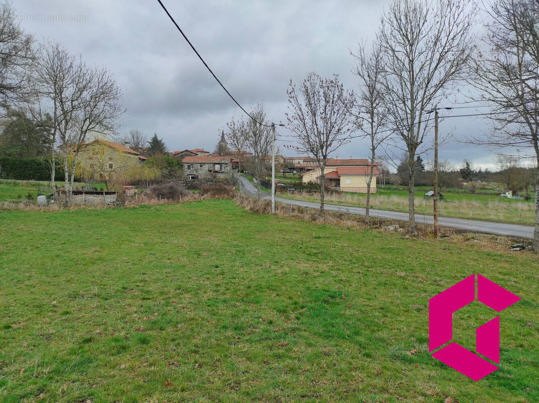 Terrain à RETOURNAC