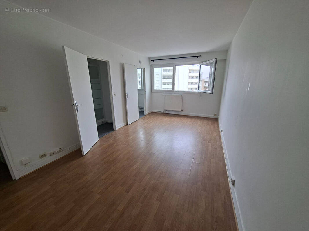 Appartement à MONTROUGE