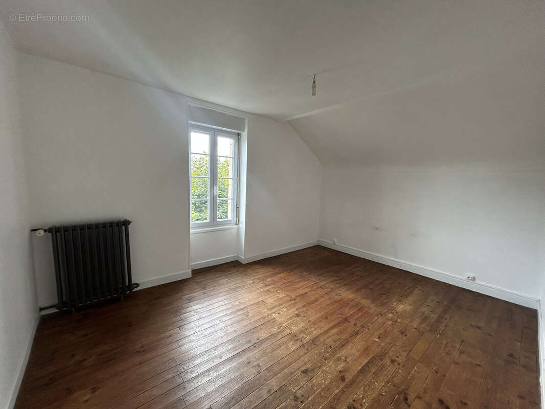 Maison à MOUSTIER-VENTADOUR