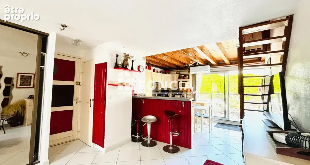 T3 en duplex lumineux et traversant - photo 7