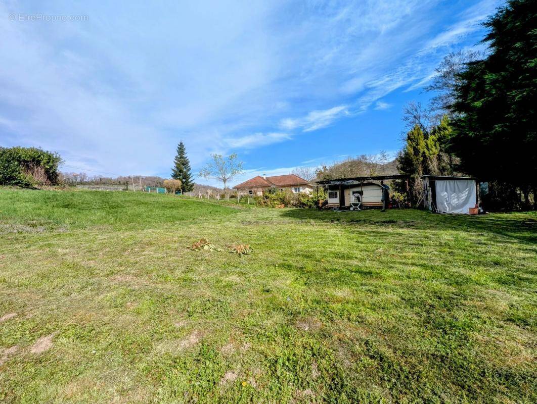 Terrain à YENNE