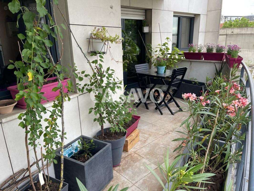 Appartement à CHARENTON-LE-PONT