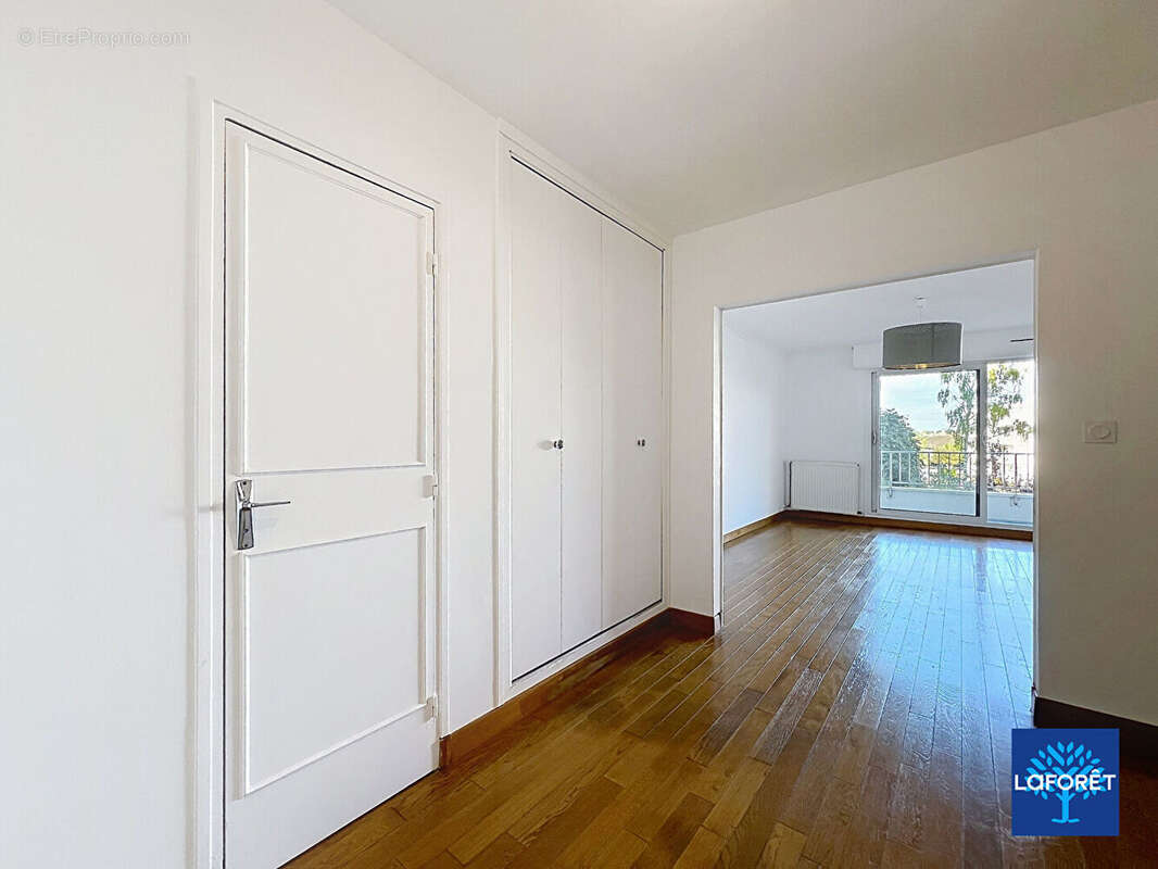 T4 caen venoix 82 m² - 2 balcons & parking - photo 4