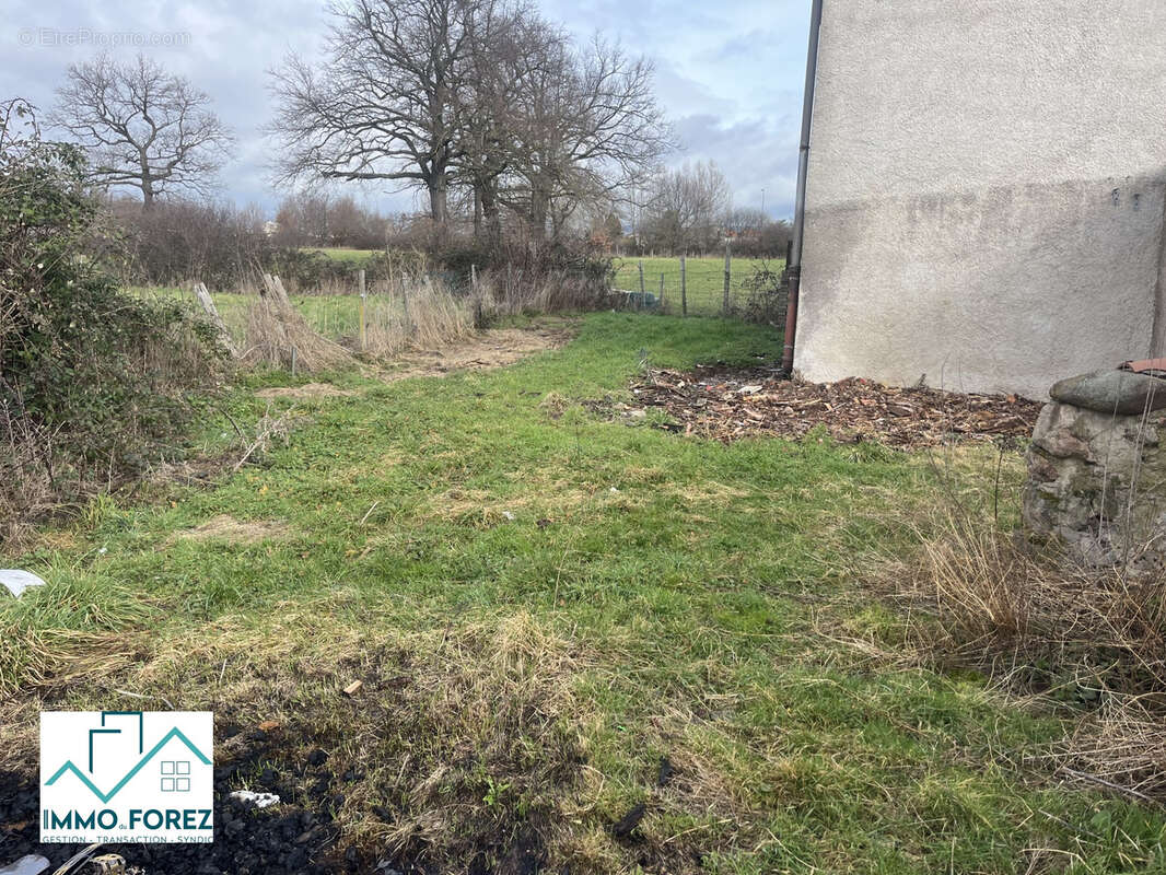 Appartement à VEAUCHE