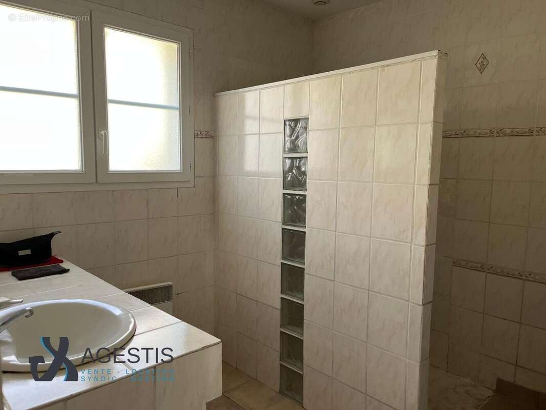   - Maison à ROQUECOURBE