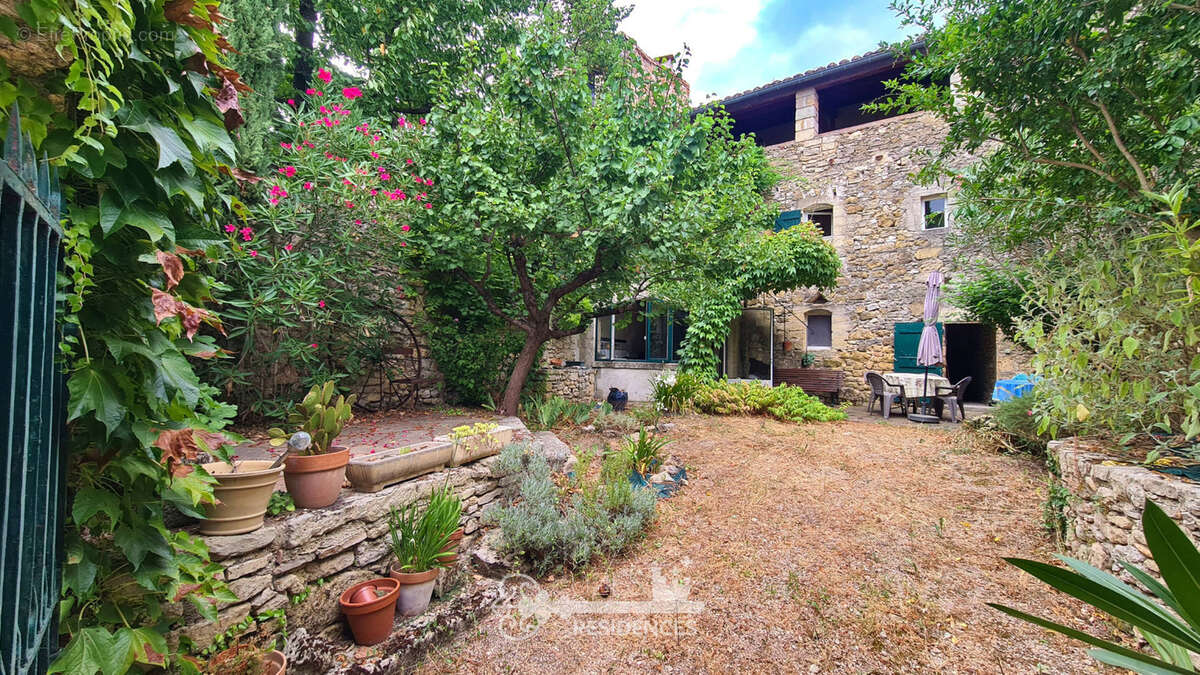Maison à SAINTE-ANASTASIE