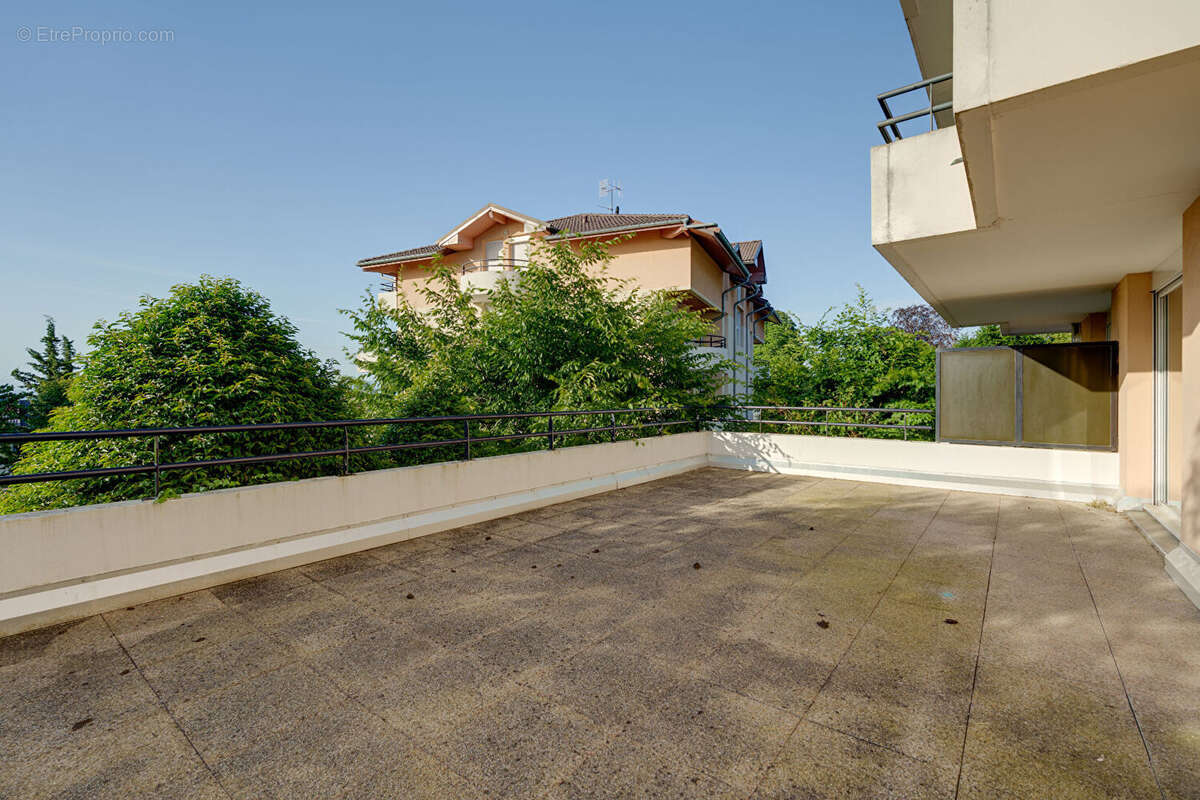Appartement Evian Les Bains 2 pièces 48.5 m² avec une terrasse de 40 m² - photo 9