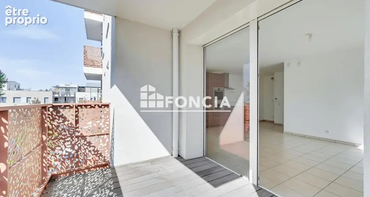 Villeurbanne (Villette-Paul Bert) – Appartement T3 de 67 m² avec balcon et garage boxé, proche tramway et gare de la Part-Dieu - photo 8