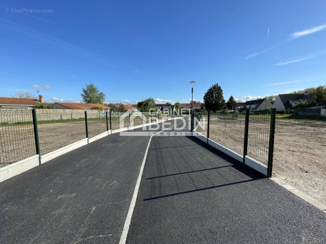 Terrain à SAINT-MEDARD-EN-JALLES