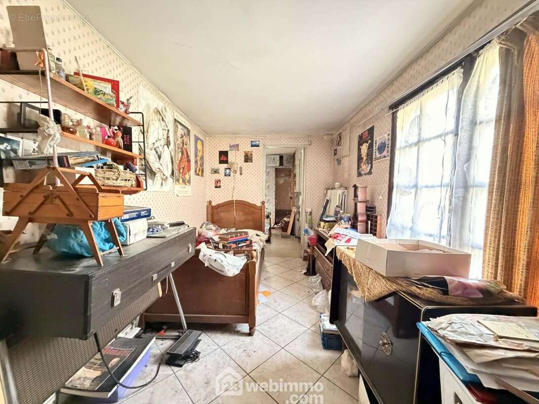 Voici la première chambre de 10 m² - Maison à LAON