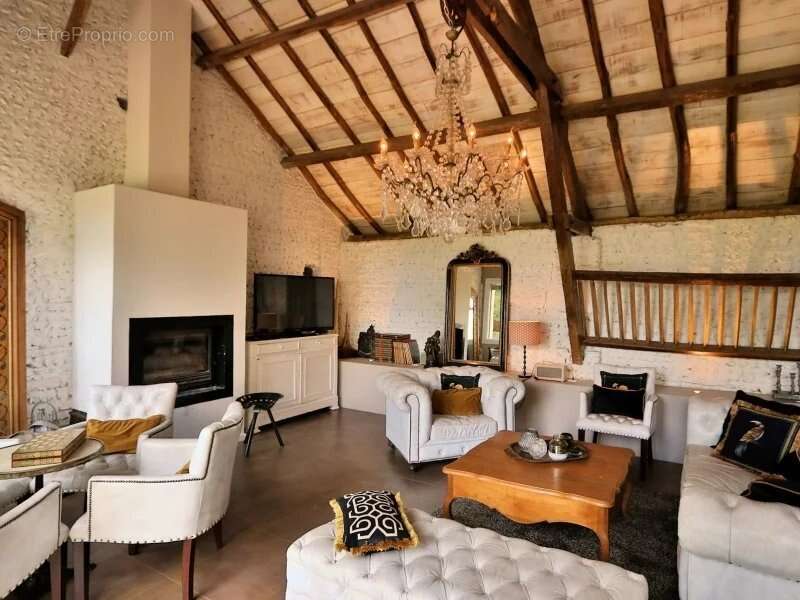 Ancienne ferme avec 6 chambre en très bonne état sur plus d'un hectare - photo 12