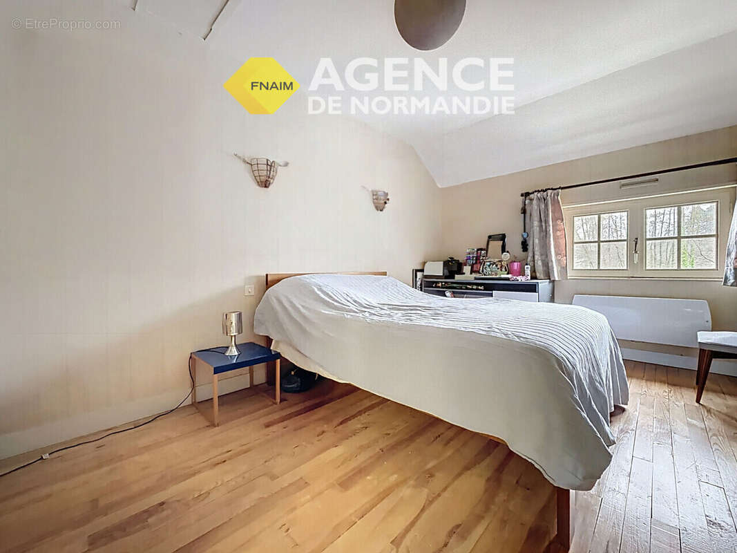 Maison à LA FERTE-FRENEL