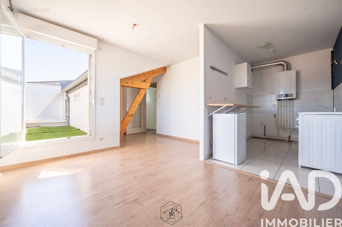 Photo 1 - Appartement à NORROY-LE-VENEUR