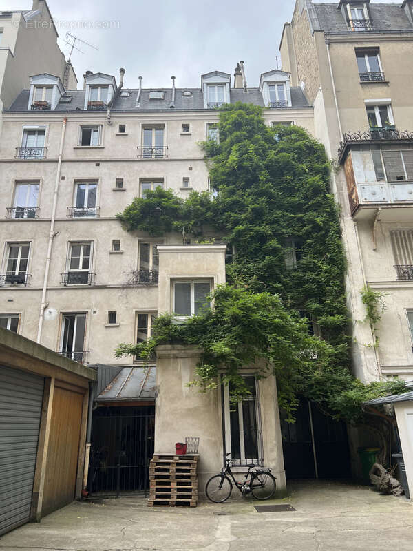 Appartement à PARIS-14E