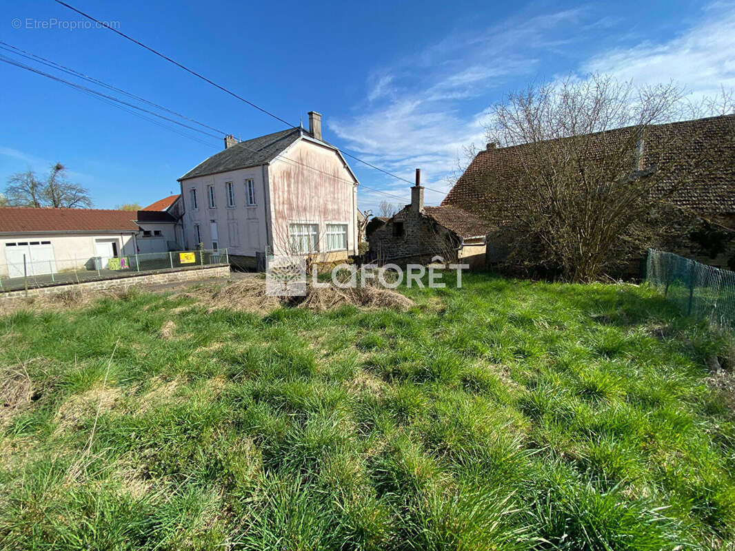 Maison à CELLES-EN-BASSIGNY
