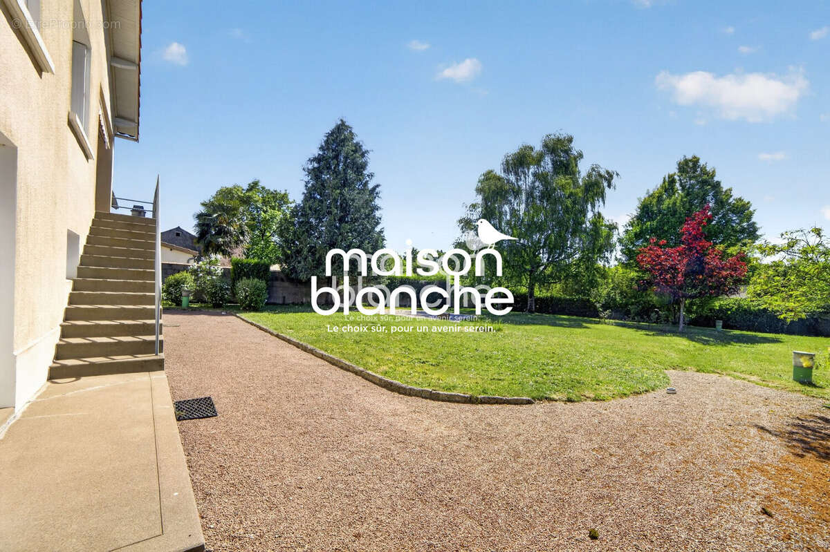 Maison 93 m² à Chatillon-Sur-Thouet  - photo 8