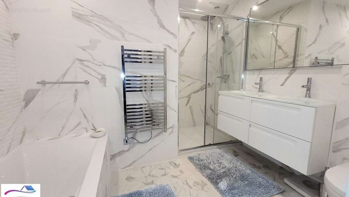 Appartement à MANDELIEU-LA-NAPOULE