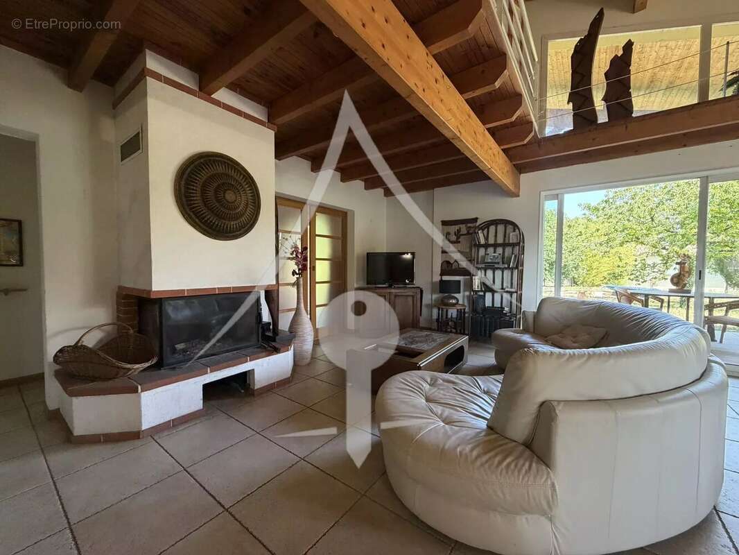 Maison à LONGAGES