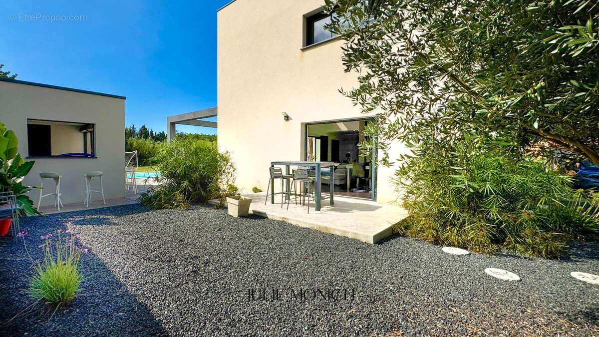 Maison à SAINT-GENIS-DES-FONTAINES