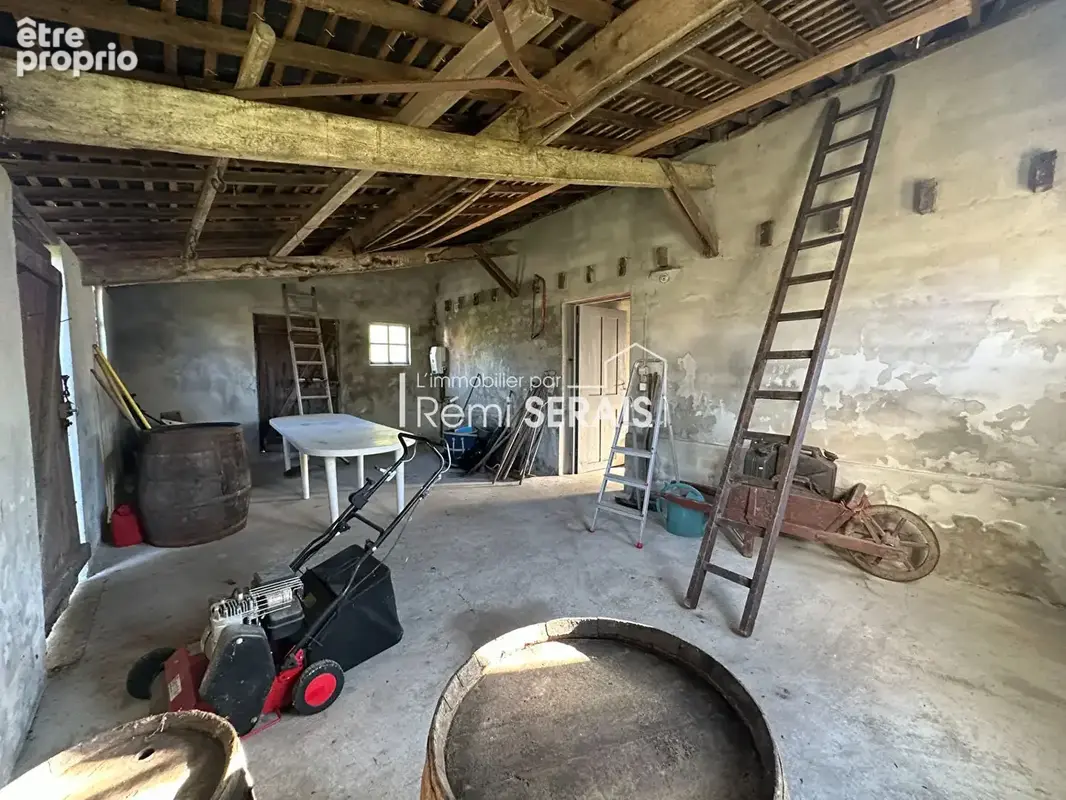 À FLERS Du caractère, de l'espace et une dépendance : une maison aux multiples possibilités - photo 16
