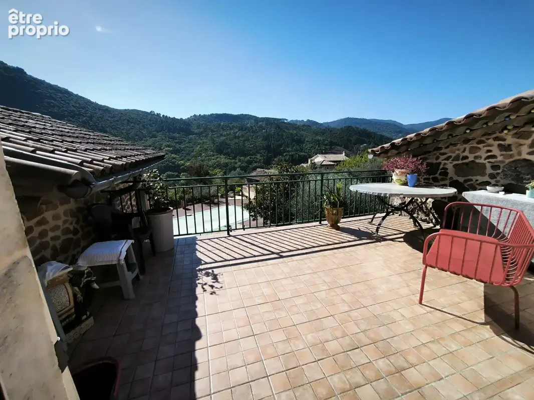 Mas rénové de 195m2 avec 1750m2 de terrain avec vue dégagée - photo 6