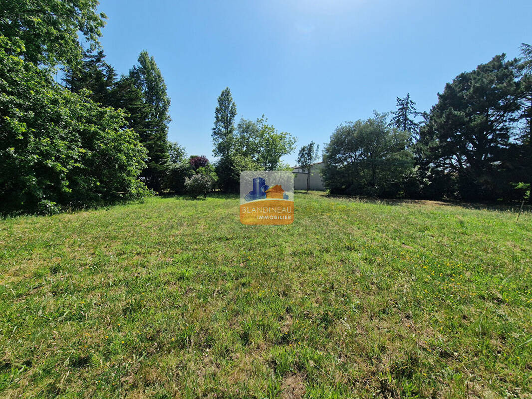 Terrain à BOUGUENAIS