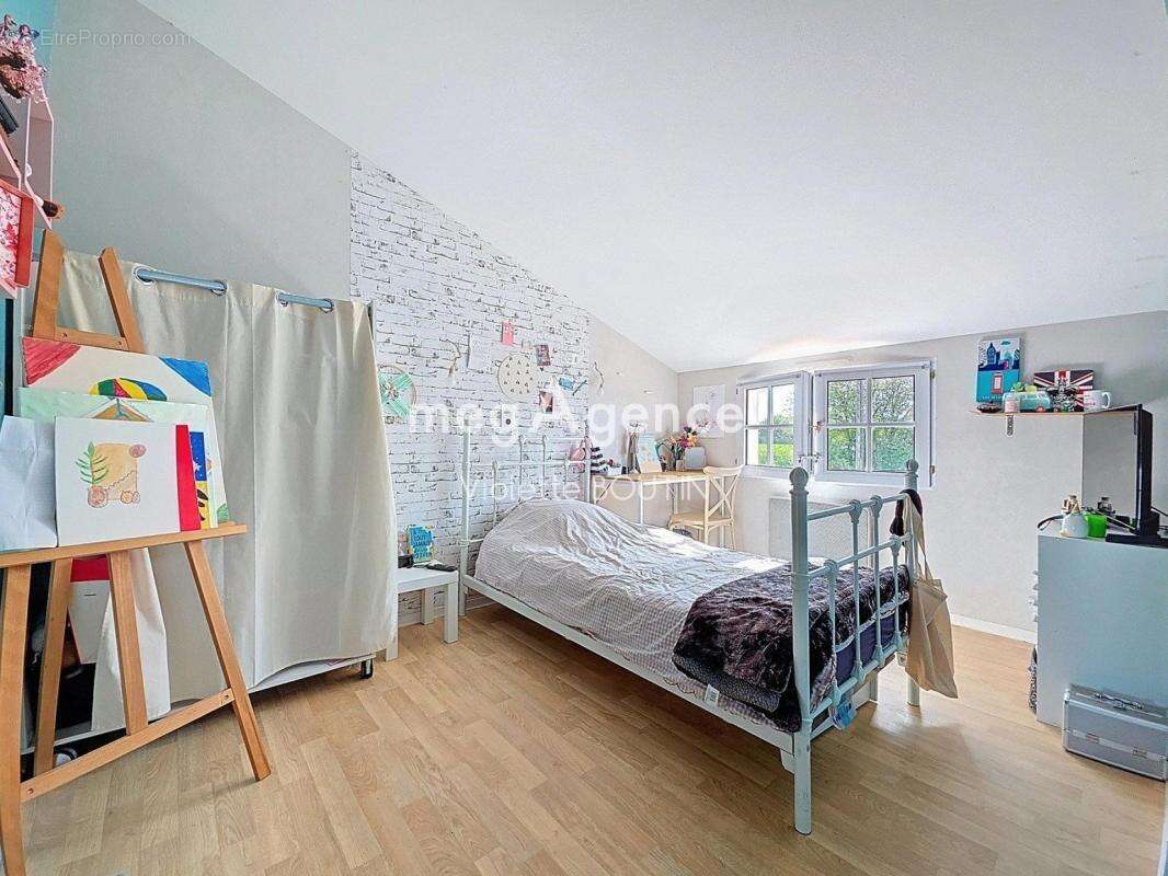 Maison à LE PUISET-DORE