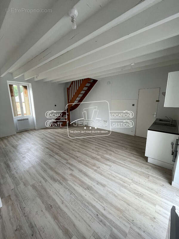 Appartement à JOUE-SUR-ERDRE