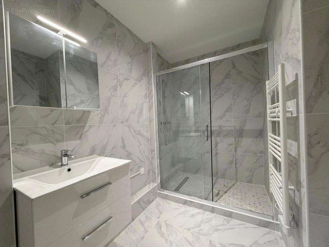 Appartement à PARIS-12E