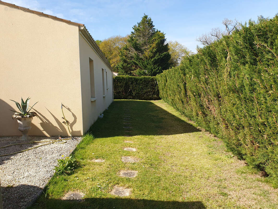 Maison à SAINTES