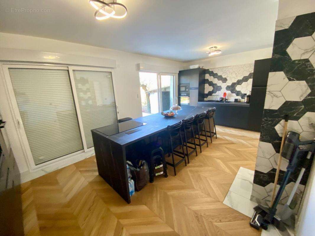 Maison à BONNEUIL-SUR-MARNE