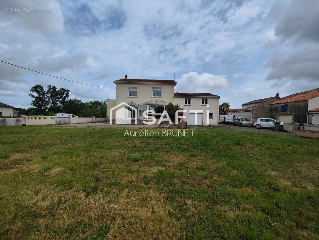 Photo 1 - Maison à SAINT-GEORGES-DE-REX