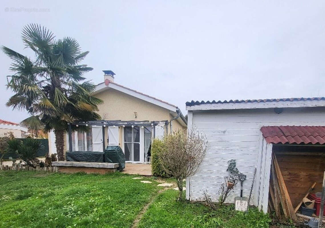 Maison à CHATILLON-SUR-CHALARONNE