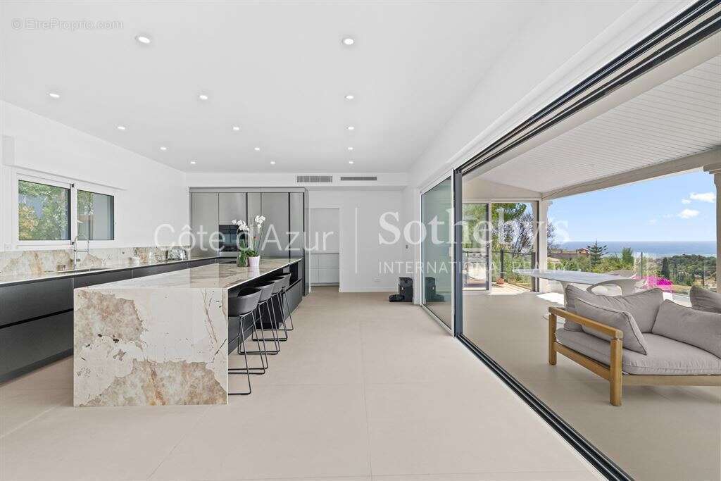 Villa de prestige avec vue mer panoramique à Cagnes-sur-Mer et maison d'invités - photo 4