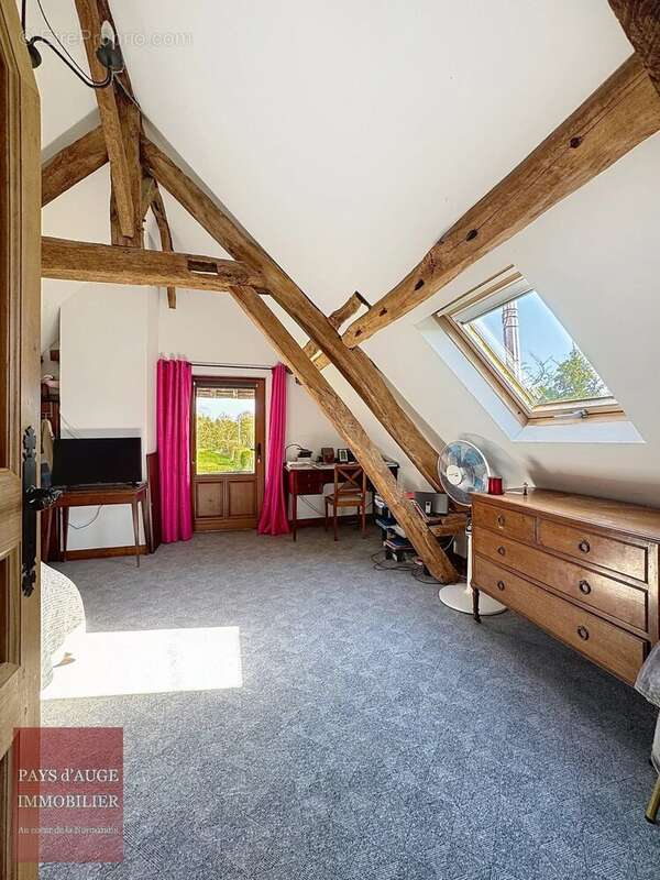 Maison à SAINT-GEORGES-EN-AUGE