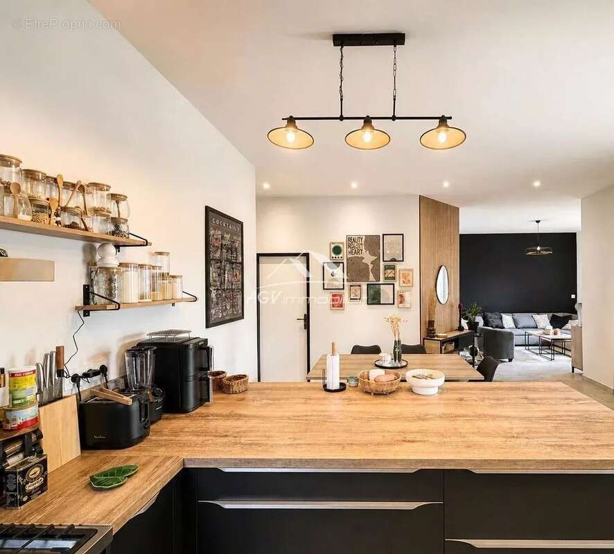 Maison à RIBAUTE-LES-TAVERNES