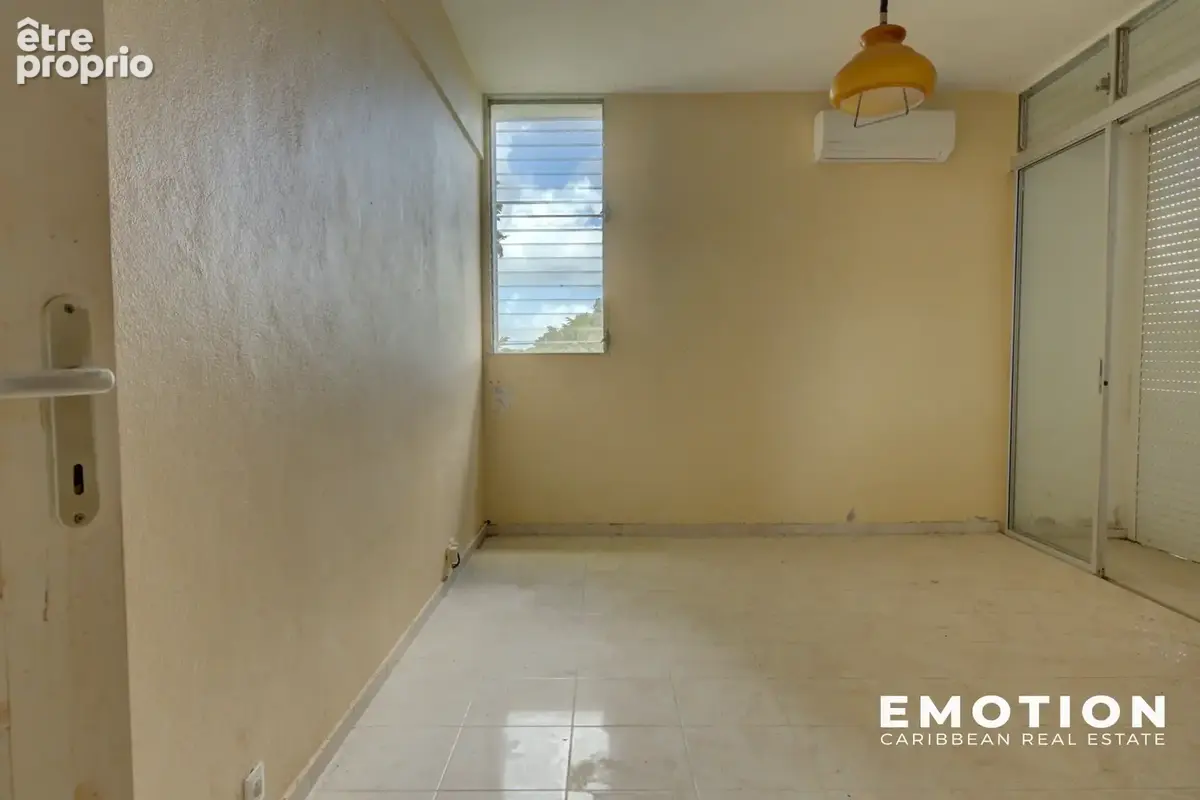 Villa à T9   À Rénover - Fort potentiel   420 m2 - 2 600 m2 de terrain - photo 7