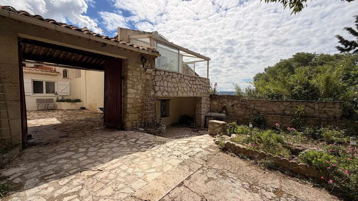 Photo 2 - Maison à MERINDOL
