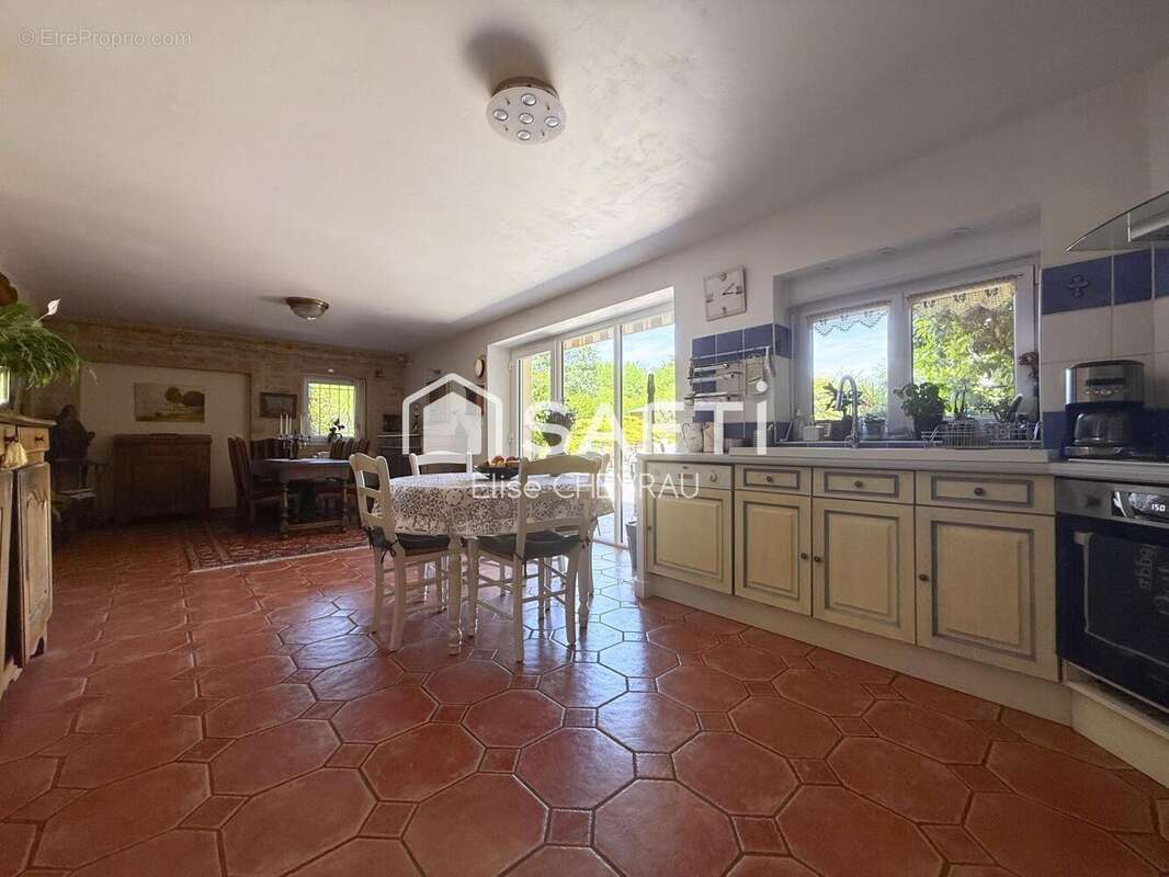 Maison 165 m² à Reyssouze  - photo 6